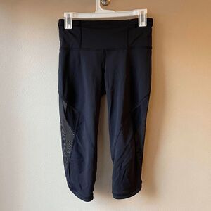 Lululemon Women's Train Times Crop in Black Size 6